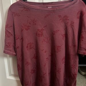 Floral Maroon Boxy T-shirt M OLD NAVY